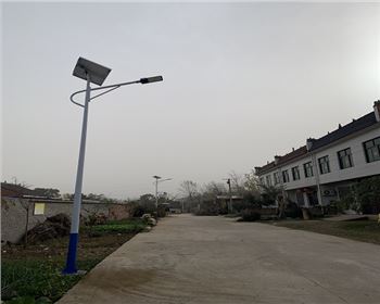青海藍(lán)田縣熨斗村太陽(yáng)能路燈項(xiàng)目
